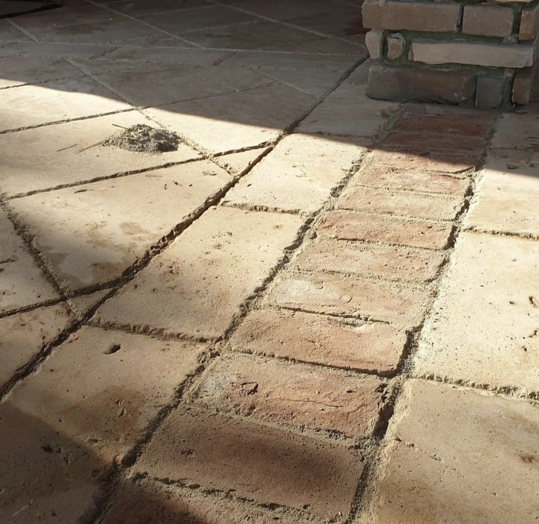 ESKİTME TRAVERTEN UYGULAMAMIZ- PATİNATOLU 3CM KALINLIK / OTOPARK ZEMİN İÇİN